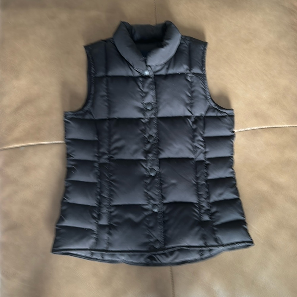 Women’s Lands’ end black puffer vest